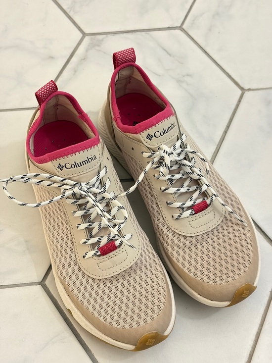 Columbia Shoes - Columbia Beige and Pink Mesh water shoe